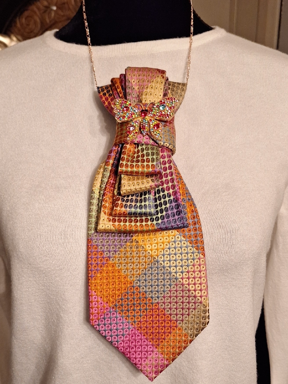 Multicolor Diamond-Pattern Necktie Necklace with Decorative Butterfly Pin